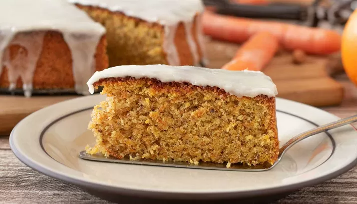 Torta di carota con glassa al limone