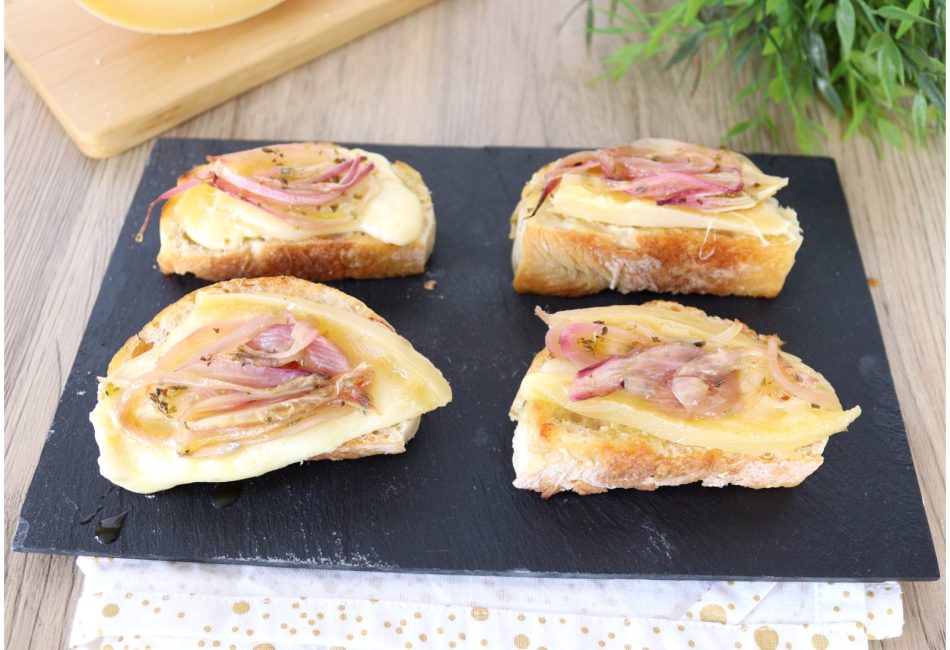 Crostoni con caciocavallo